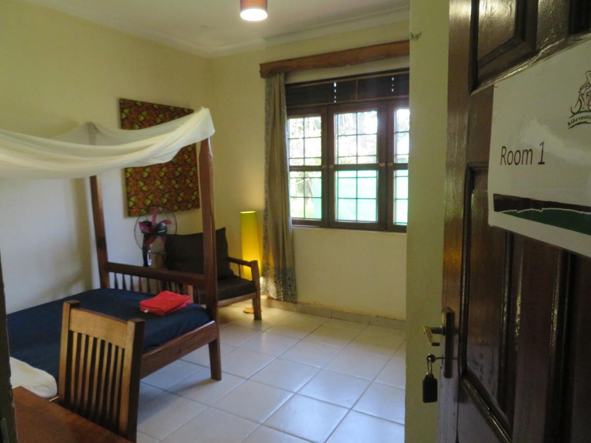 Bikeventures House Uganda Hotel Jinja Kültér fotó